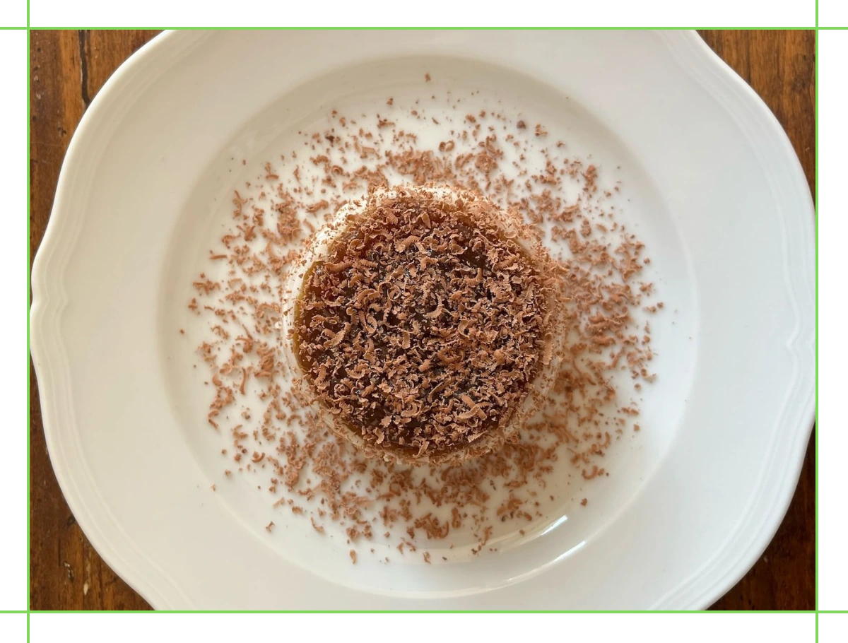 Budino al cocco con salsa di caffè e cardamomo