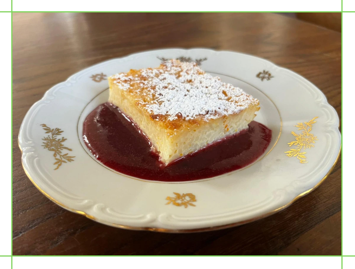 Torta di riso toscana con salsa di frutti di bosco al vino rosso e pepe bianco